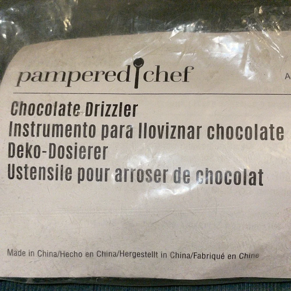 Pampered Chef Silicone Teal Chocolate Drizzler BRAND NEW Dessert Decor Tool